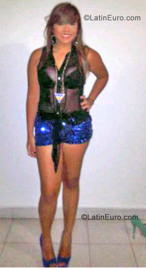 Date this happy Colombia girl Karla from Barranquilla CO11742
