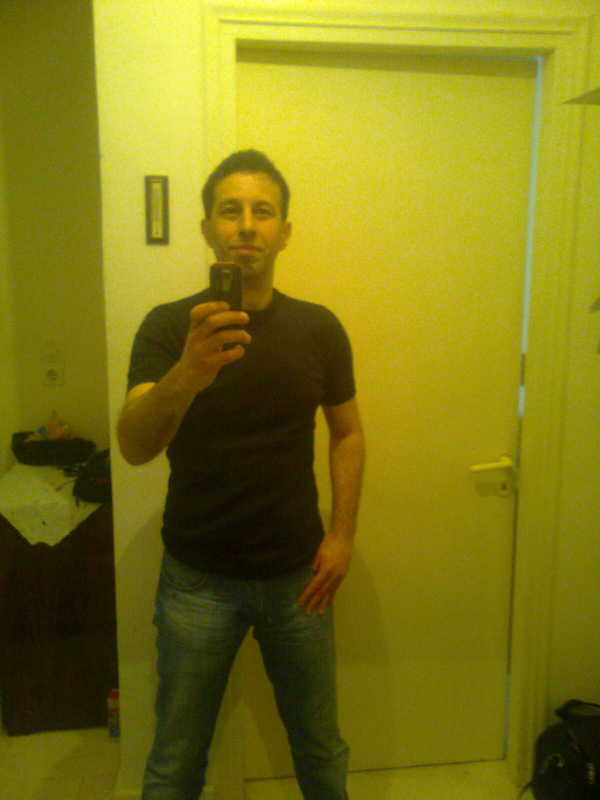 Date this tall Greece man Voyager from Thessaloniki GR45