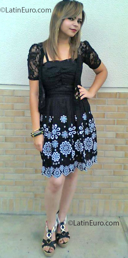 Date this funny Brazil girl Leticia from Recife BR7334