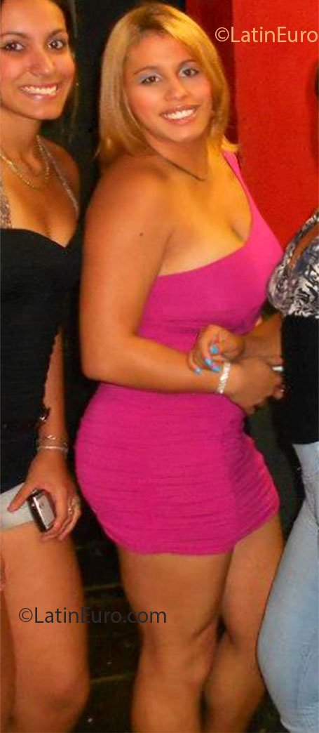 Date this charming Brazil girl Hayna from Sao Paulo BR7338