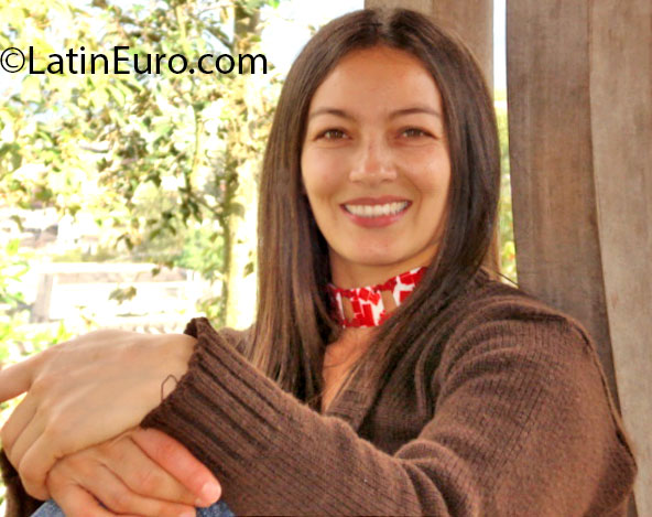 Date this gorgeous Colombia girl Cristina from Manizales CO11884