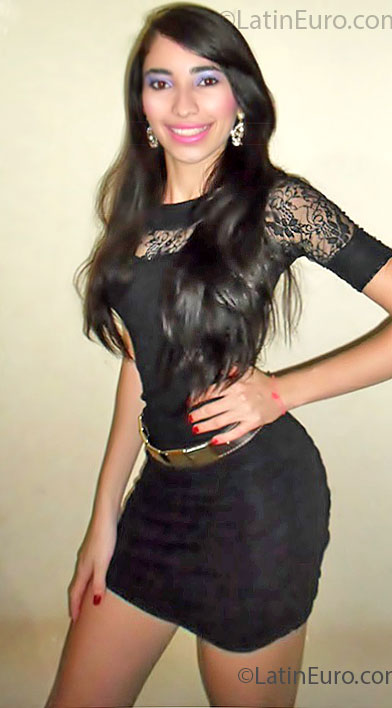 Date this cute Brazil girl Tatyille from Goiania BR7373