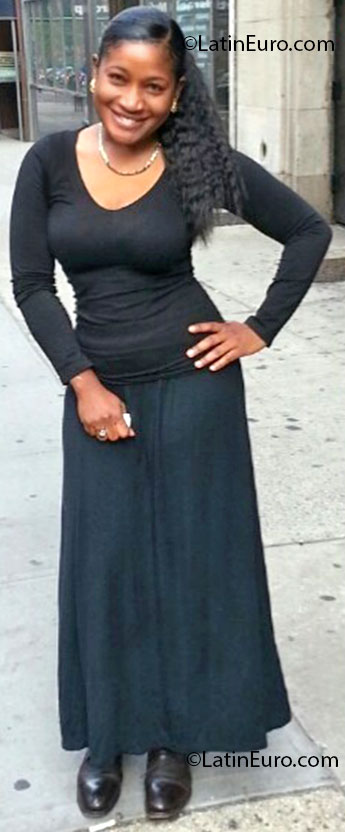 Date this cute United States girl Kim from Brooklyn US14434