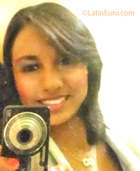Date this good-looking Brazil girl Thais from Rio de Janeiro BR7394