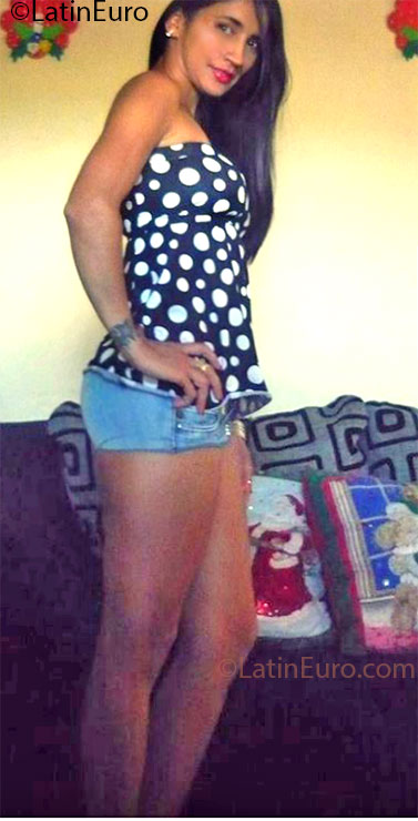 Date this beautiful Colombia girl Linda Ulloa from Armenia CO11959