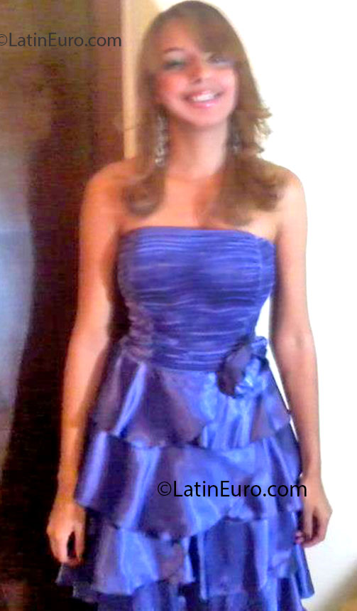 Date this lovely Brazil girl Caroline from Sao Paulo BR7403