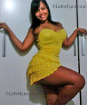 voluptuous Brazil girl Livia from Rio de Janeiro BR7433