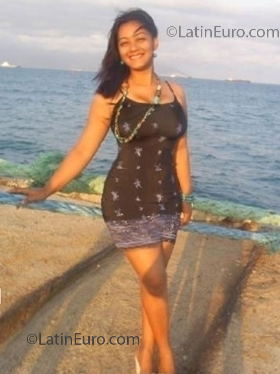 Date this gorgeous Dominican Republic girl Digna from Barahona DO22187