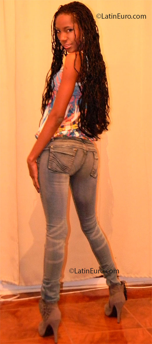 Date this exotic Colombia girl Julieth from Medellin CO12085