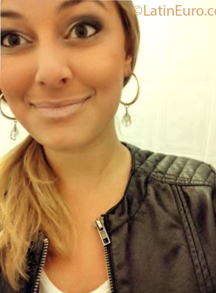 Date this good-looking Brazil girl Claudia from Indaiatuba BR7469