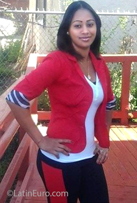 Date this hard body United States girl Normeris from oakland US13957