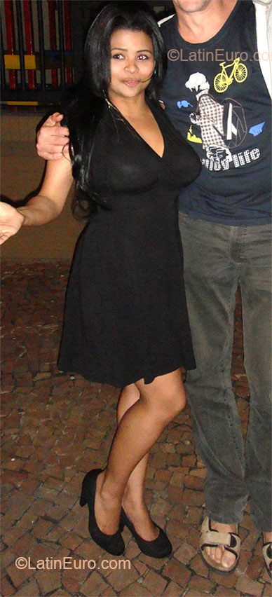 Date this tall Brazil girl Flavia from Sao Paulo BR7531