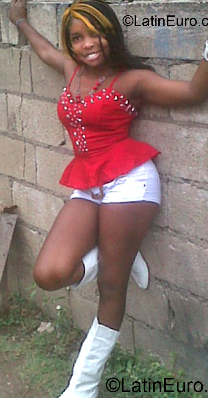 Date this charming Jamaica girl Kishana from Spanish Town JM1042