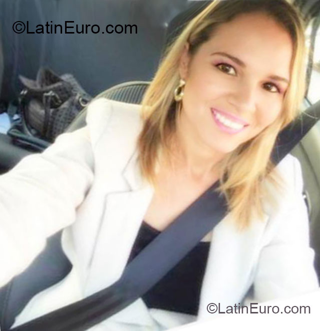 Date this charming Brazil girl Rafaele from Sao Paulo BR7541