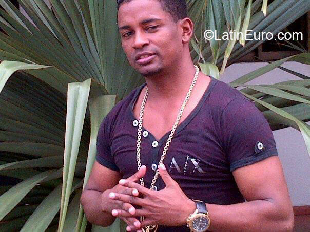 Date this sultry Dominican Republic man Pindoka el rango from Santo Domingo DO14750