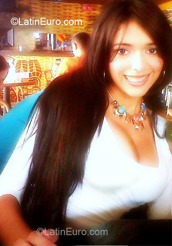 Date this pretty Colombia girl Cindy from Barranquilla CO12369