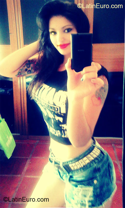 Date this happy Brazil girl Jaine from Valinhos BR7558