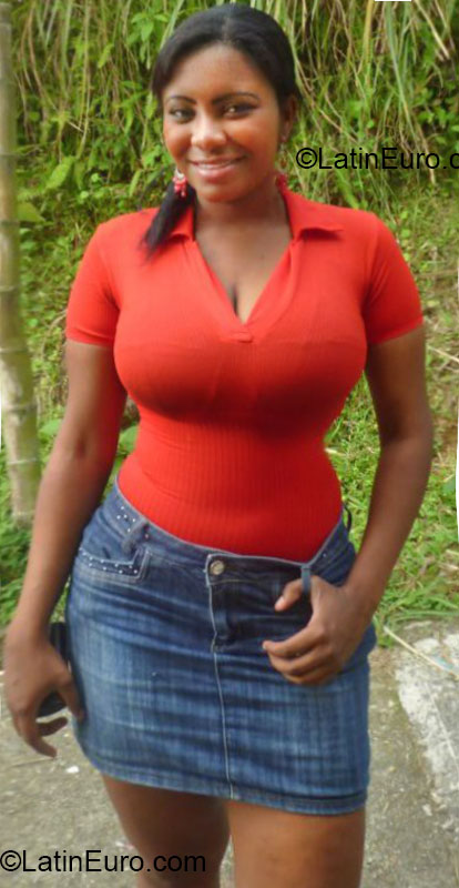 Date this cute Colombia girl Magaly from Quibdo CO12397