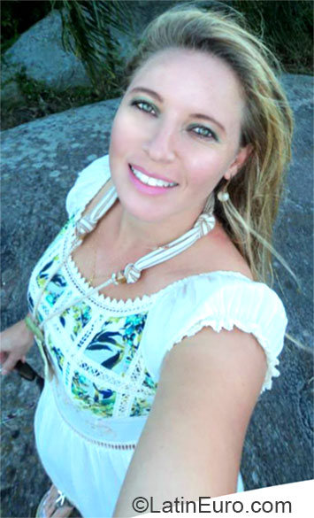 Date this tall Brazil girl Thalita from Pinhais BR7568