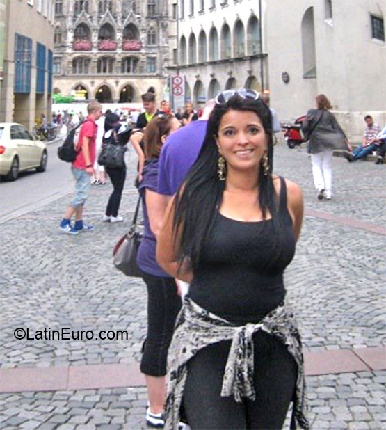 Date this hard body Brazil girl Susana from Brasilia BR7569