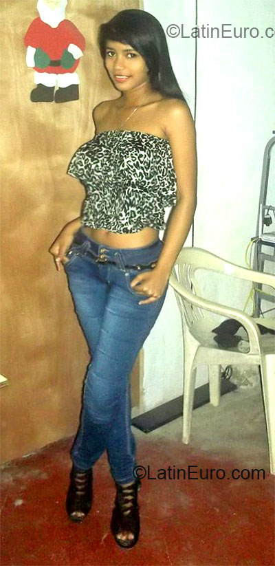 Date this athletic Colombia girl Sheili from Cartagena CO12440