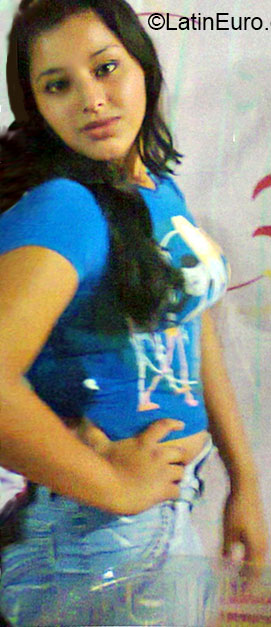 Date this pretty Brazil girl Thais from Porto Xavier BR7581