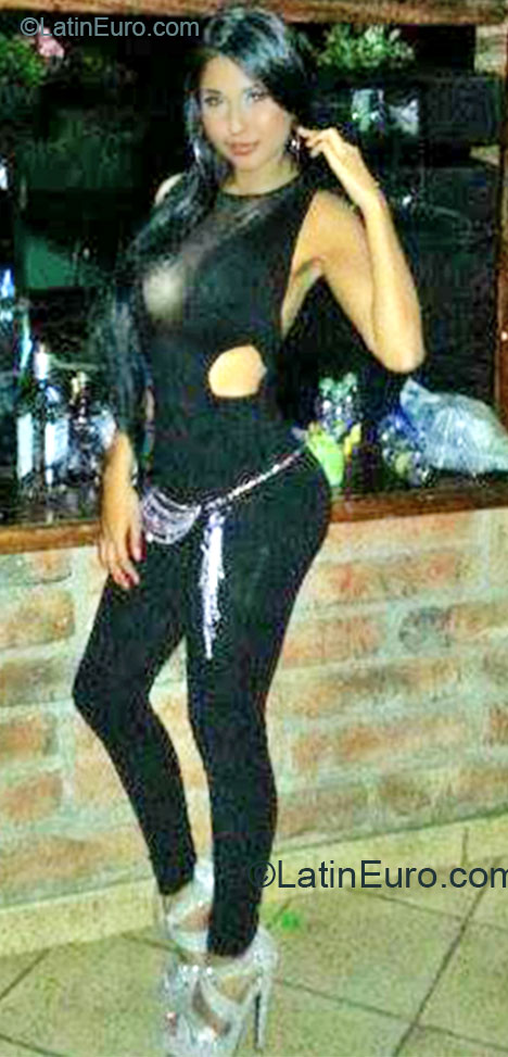 Date this foxy Colombia girl Sol from Bogota CO15462