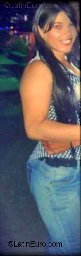 Date this charming Colombia girl Fanory from Bogota CO12483