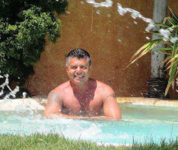 Date this lovely United States man Cesarc from Chicago US14047