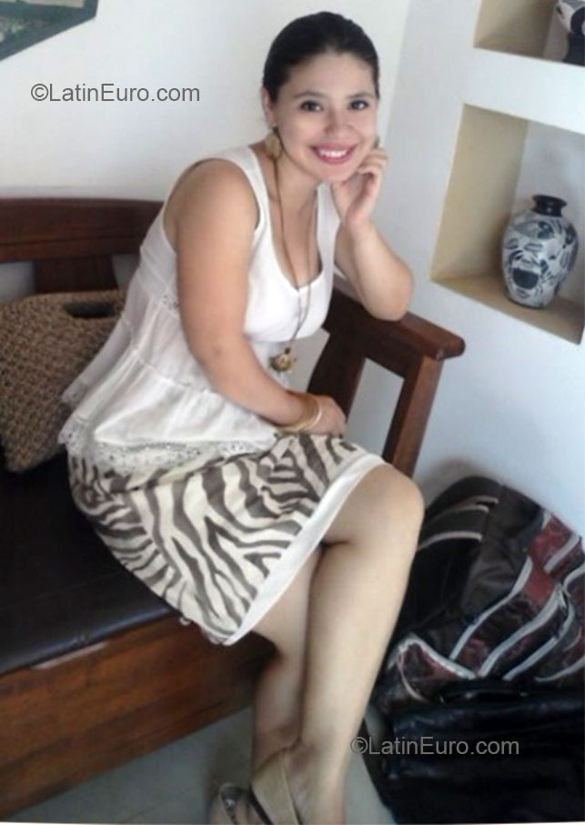Date this attractive Nicaragua girl Olga from Managua NI131