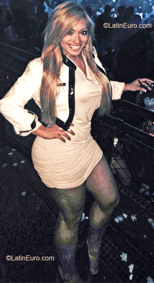 Date this attractive Brazil girl Celia from Sao Paulo BR7624