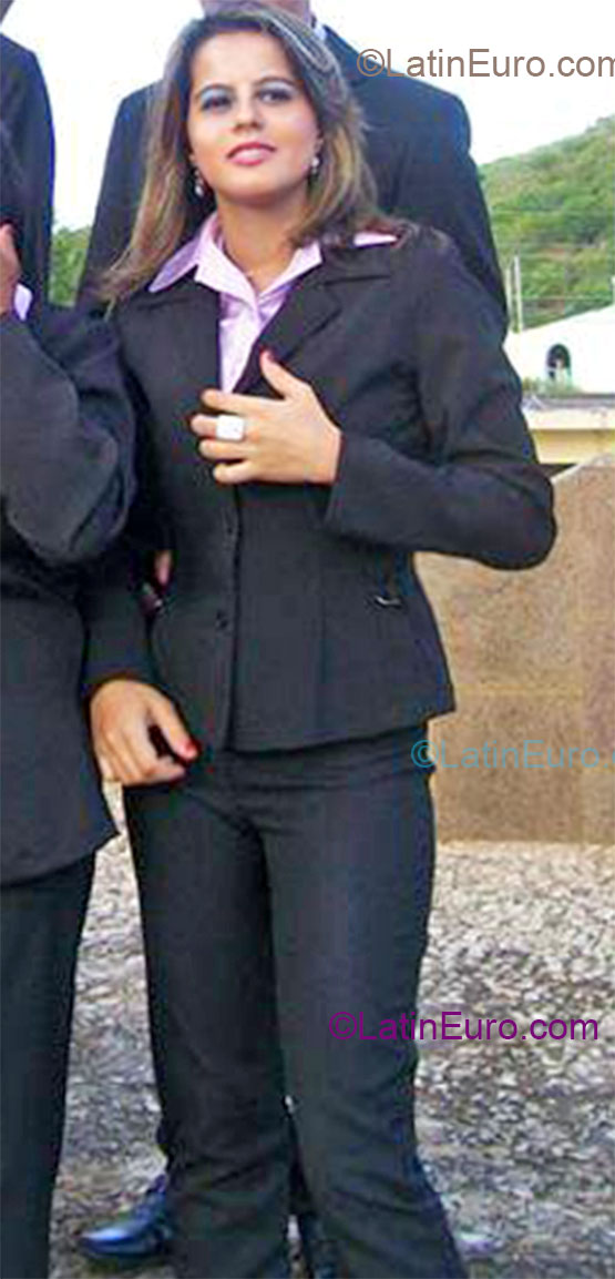 Date this happy Brazil girl Quitiria from Maceio BR7643