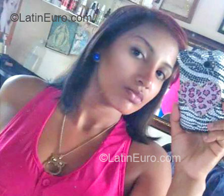 Date this athletic Dominican Republic girl YESSY from San Francisco De Macoris DO15103