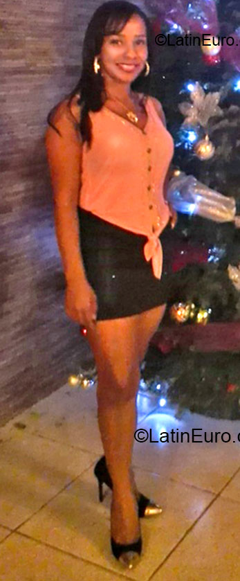 Date this young Colombia girl Angie from Medellin CO12576