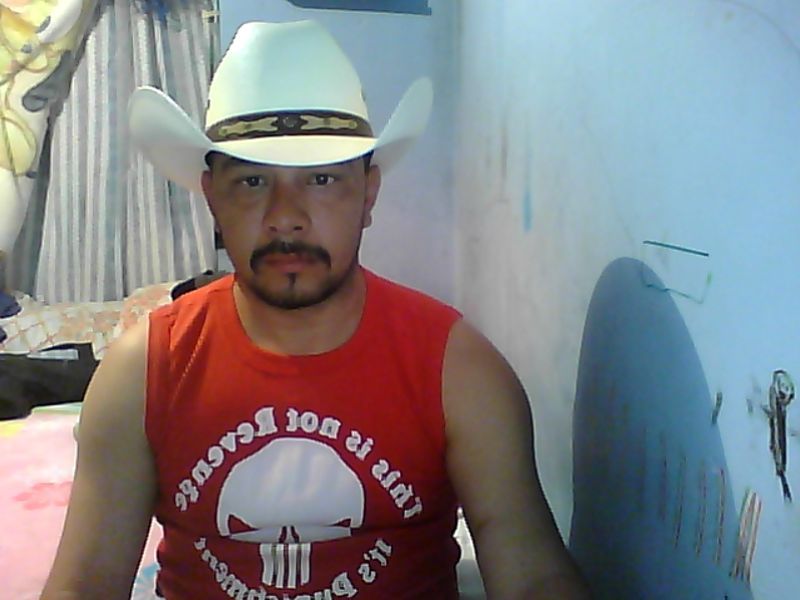 Date this hard body Mexico man FRANCISCO from Coahuila MX995
