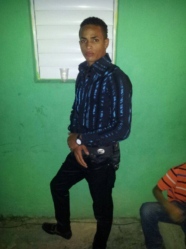 Date this georgeous France man Adonis vasquez from Santo Domingo FR190