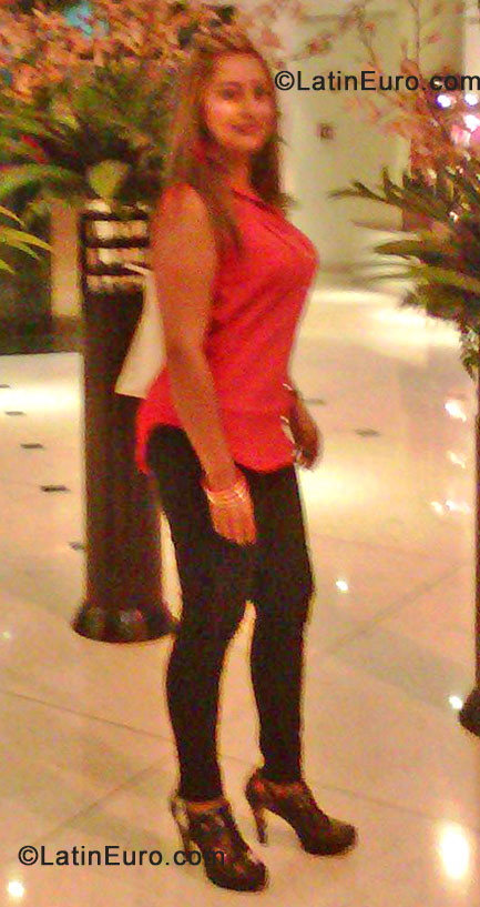 Date this nice looking Colombia girl Monica from Medellin CO12745