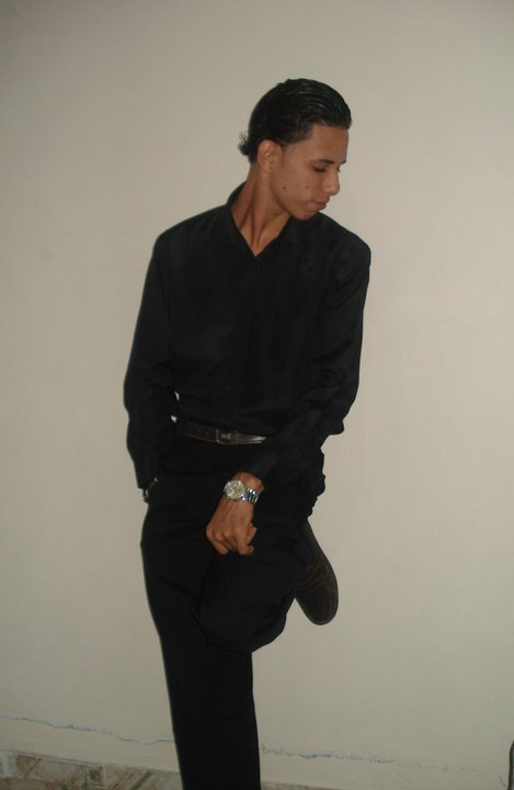 Date this tall United States man ROBERTO CARLOS from Santiago US14145