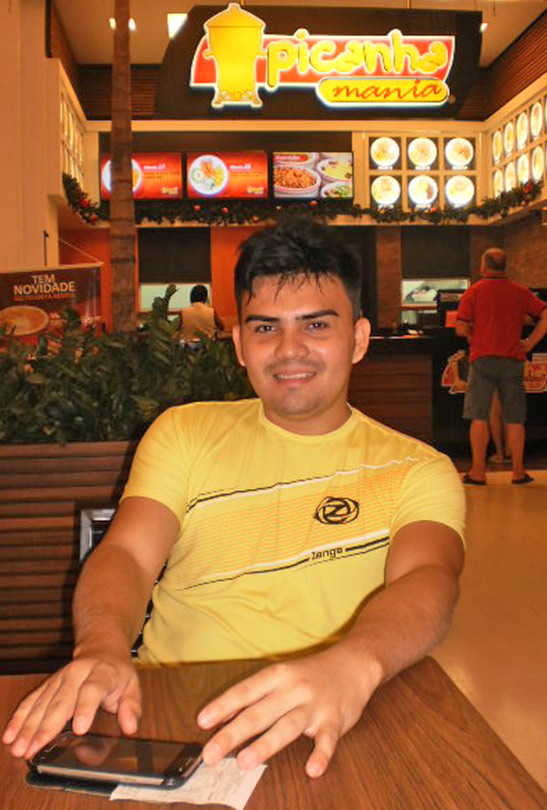 Date this athletic Brazil man Alessandro from Manaus BR7732