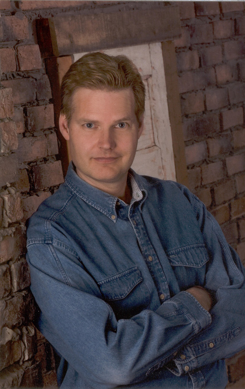 Date this lovely Equatorial Guinea man Burningblue from  CA571