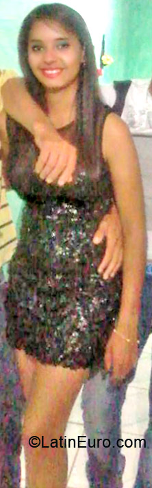 Date this sultry Brazil girl Gleiciane from Aguas Belas BR7761