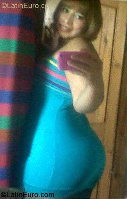 Date this good-looking Honduras girl Rosy from Tegucigalpa HN840