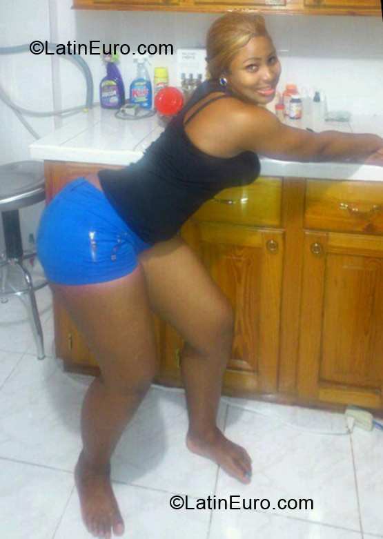 Date this beautiful Jamaica girl Shanice from Kingston JM2108