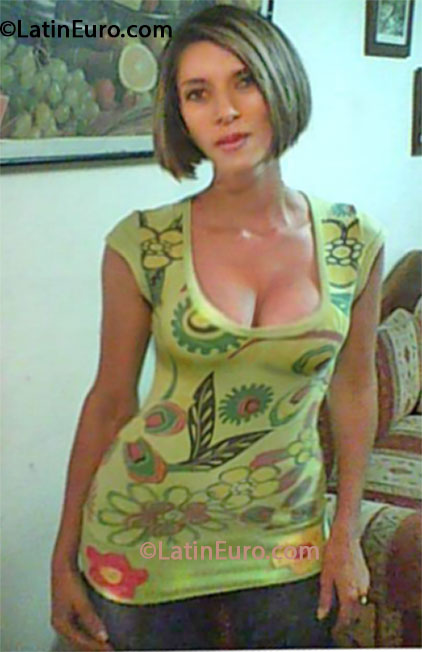 Date this hot Colombia girl Eliana from Medellin CO19089