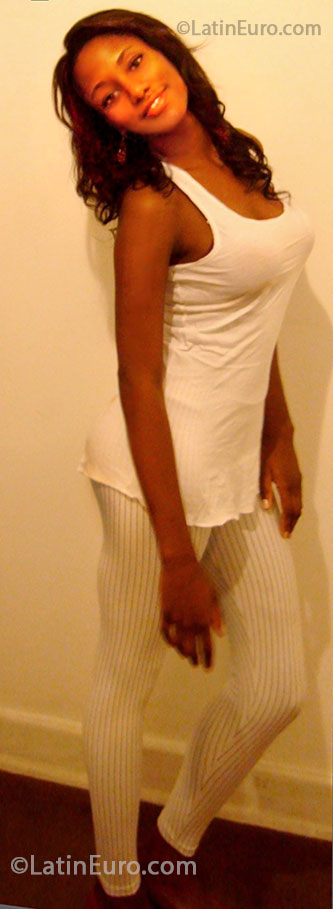 Date this cute Brazil girl Jennifer from Sao Paulo BR7785