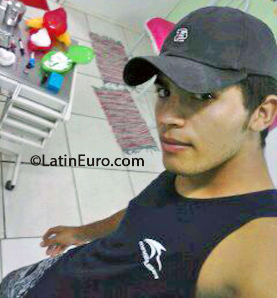 Date this hot Brazil man Jakson from Ribeiro Goncalves BR7790