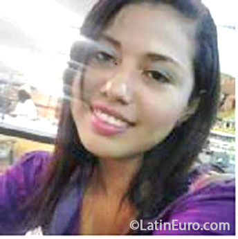 Date this happy Colombia girl Iruli from Cartagena CO17510