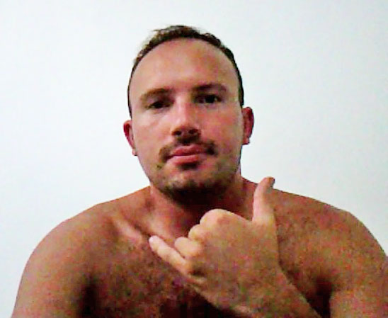 Date this georgeous Brazil man Fabio from Taquara BR7799