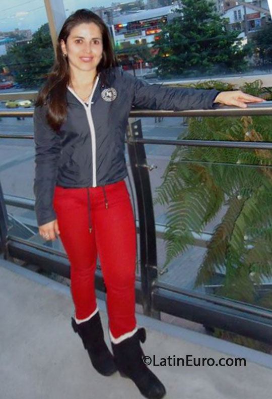 Date this young Colombia girl JOHANA from Bogota CO13044