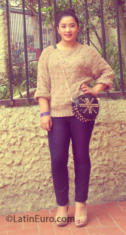 Date this beautiful Colombia girl Ana from Bogota CO13053
